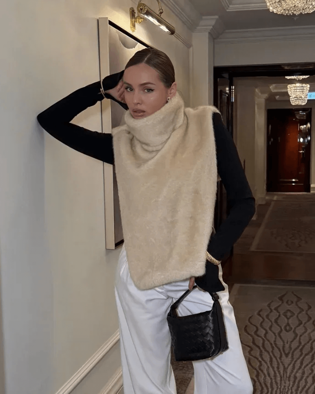 SOERA Rina Faux Fur Turtleneck Vest - Jackets - Beige