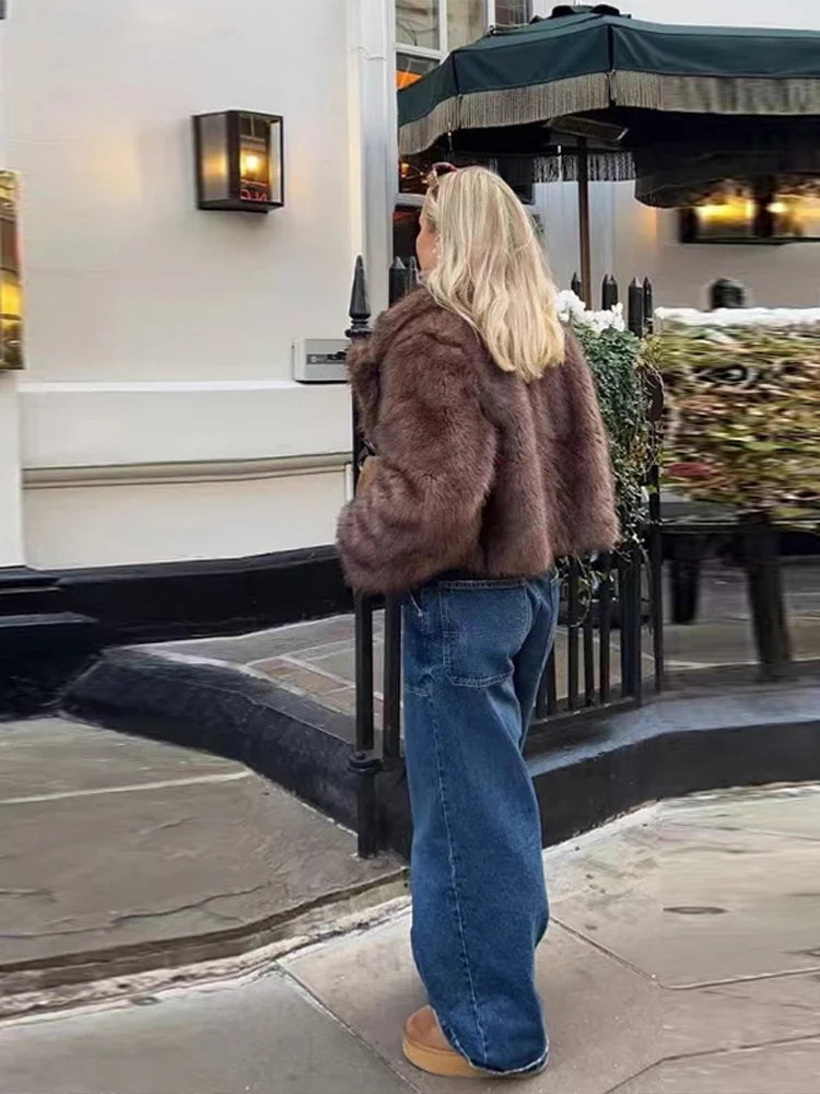 Women's Cozy Faux Fur Coat - Stylish Winter Coat with Turn-Down Collar 3